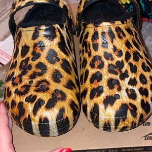 Cheetah Fur CROCS sz 8 NEW